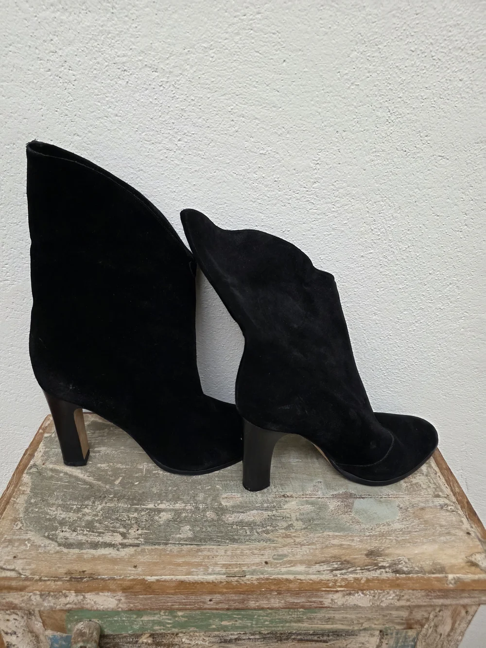 Michael Kors Made In ITALY Black Suede Sculpted Pointed Ankle Boots